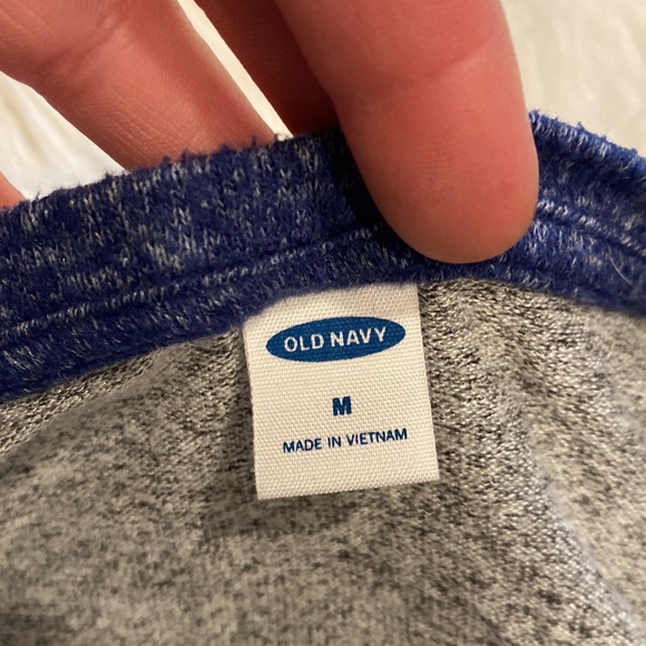 Old navy long sleeved shirt - Picture 4 of 4